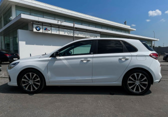 Подержанный автомобиль Hyundai i30 Hatchback 2019 года (8 фото)