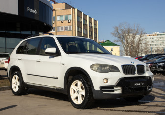 Подержанный автомобиль BMW X5 2009 года (2 фото)
