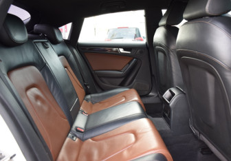 Подержанный автомобиль Audi A5 Liftback 2009 года (5 фото)