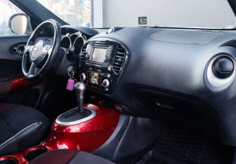 Подержанный автомобиль Nissan Juke 2012 года (9 фото)