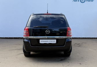 Подержанный автомобиль Opel Zafira Compactvan 2011 года (6 фото)