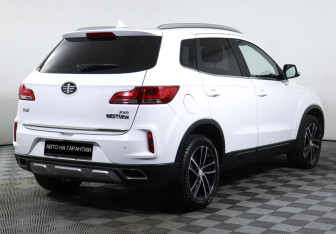 Подержанный автомобиль FAW Besturn X40 2020 года (3 фото)