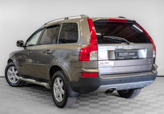 Подержанный автомобиль Volvo XC90 2011 года (7 фото)