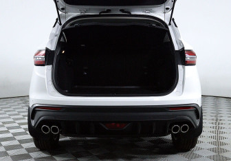 Подержанный автомобиль Geely Coolray 2021 года (13 фото)