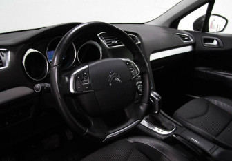 Подержанный автомобиль Citroen C4 Sedan 2018 года (8 фото)