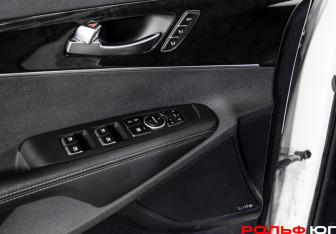 Подержанный автомобиль Kia Sorento 2017 года (21 фото)