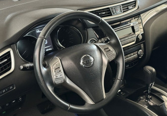 Подержанный автомобиль Nissan X-Trail 2016 года (12 фото)