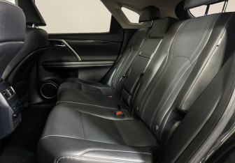 Подержанный автомобиль Lexus RX 2018 года (10 фото)