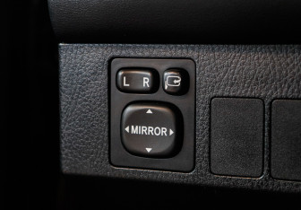 Подержанный автомобиль Toyota RAV4 2015 года (10 фото)