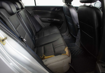 Подержанный автомобиль Geely Emgrand EC7 Hatchback 2012 года (10 фото)