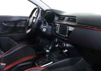 Подержанный автомобиль Kia Rio Sedan 2019 года (10 фото)