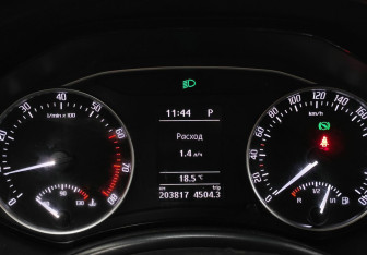 Подержанный автомобиль Skoda Octavia Liftback 2013 года (17 фото)