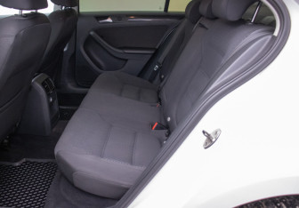 Подержанный автомобиль Volkswagen Jetta Sedan 2012 года (11 фото)