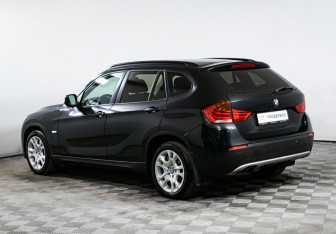 Подержанный автомобиль BMW X1 2012 года (7 фото)