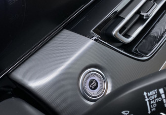 Подержанный автомобиль Hongqi HS5 2023 года (18 фото)