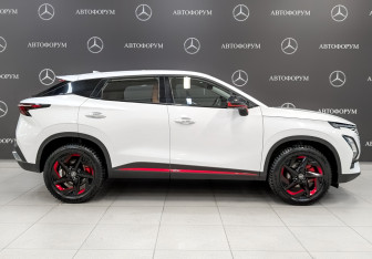 Подержанный автомобиль Omoda C5 2023 года (4 фото)