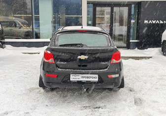 Подержанный автомобиль Chevrolet Cruze Hatchback 2013 года (6 фото)