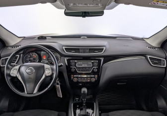 Подержанный автомобиль Nissan Qashqai 2017 года (14 фото)