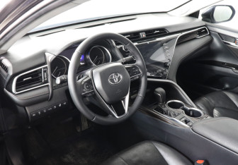 Подержанный автомобиль Toyota Camry Sedan 2018 года (9 фото)