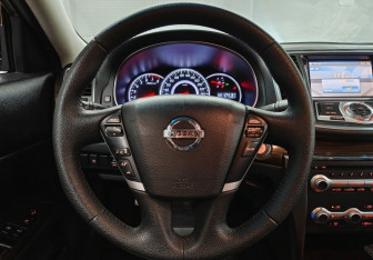 Подержанный автомобиль Nissan Teana 2012 года (12 фото)
