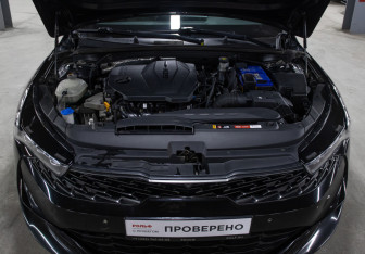 Подержанный автомобиль Kia K5 2020 года (9 фото)