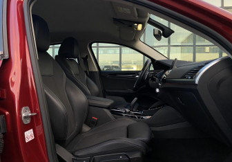 Подержанный автомобиль BMW X4 2018 года (22 фото)
