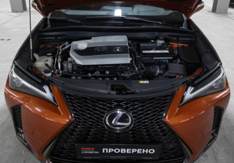 Подержанный автомобиль Lexus UX 2018 года (9 фото)
