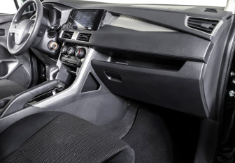 Подержанный автомобиль Mitsubishi Xpander 2023 года (10 фото)