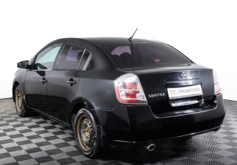 Подержанный автомобиль Nissan Sentra Sedan 2008 года (7 фото)