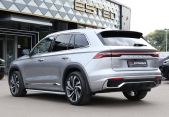 Подержанный автомобиль Geely Monjaro 2023 года (7 фото)