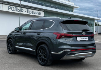 Подержанный автомобиль Hyundai Santa Fe 2021 года (7 фото)