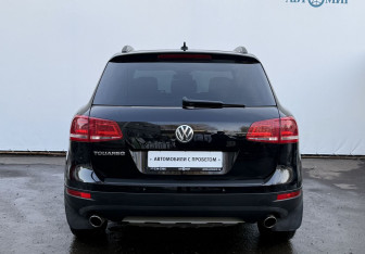 Подержанный автомобиль Volkswagen Touareg 2013 года (6 фото)