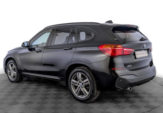 Подержанный автомобиль BMW X1 2019 года (7 фото)