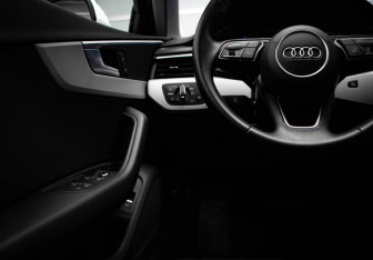 Подержанный автомобиль Audi A4 Sedan 2021 года (16 фото)
