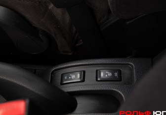 Подержанный автомобиль Nissan Tiida Sedan 2011 года (16 фото)