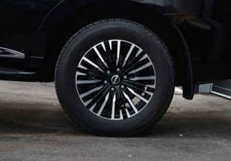 Подержанный автомобиль Nissan Patrol 2022 года (37 фото)