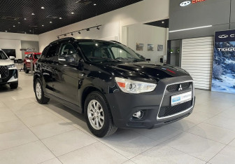Подержанный автомобиль Mitsubishi ASX 2010 года (3 фото)
