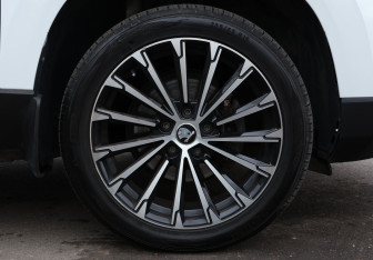 Подержанный автомобиль Skoda Karoq 2020 года (21 фото)