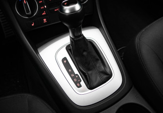 Подержанный автомобиль Audi Q3 2015 года (19 фото)