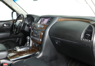 Подержанный автомобиль Nissan Patrol 2013 года (9 фото)