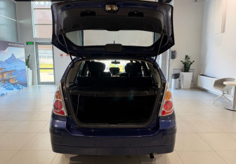 Подержанный автомобиль Suzuki Liana Wagon 2007 года (9 фото)