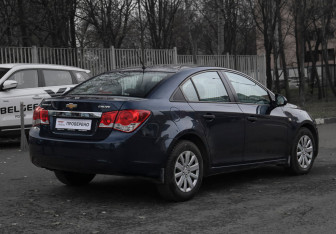 Подержанный автомобиль Chevrolet Cruze Sedan 2011 года (5 фото)