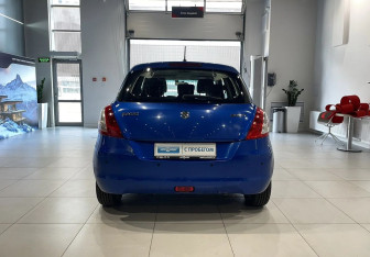 Подержанный автомобиль Suzuki Swift Hatchback 2011 года (5 фото)