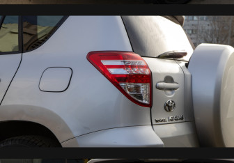 Подержанный автомобиль Toyota RAV4 2009 года (20 фото)