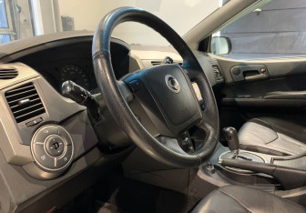 Подержанный автомобиль SsangYong Kyron 2011 года (11 фото)