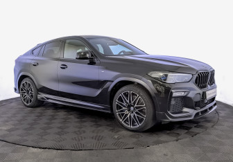 Подержанный автомобиль BMW X6 2021 года (3 фото)