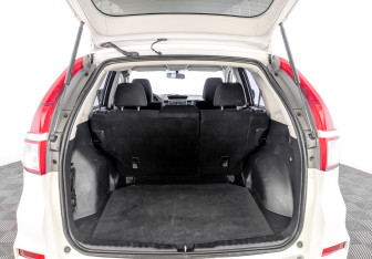 Подержанный автомобиль Honda CR-V 2015 года (10 фото)