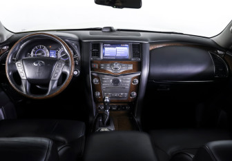 Подержанный автомобиль Infiniti QX80 2014 года (14 фото)