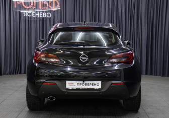 Подержанный автомобиль Opel Astra Hatchback 2013 года (6 фото)