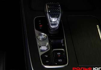 Подержанный автомобиль GAC GS8 2023 года (18 фото)